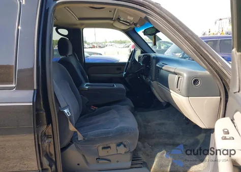 2000 Chevrolet Suburban 1500 Ls z USA, uszkodzony, nr VIN 3GNFK16T3YG200512